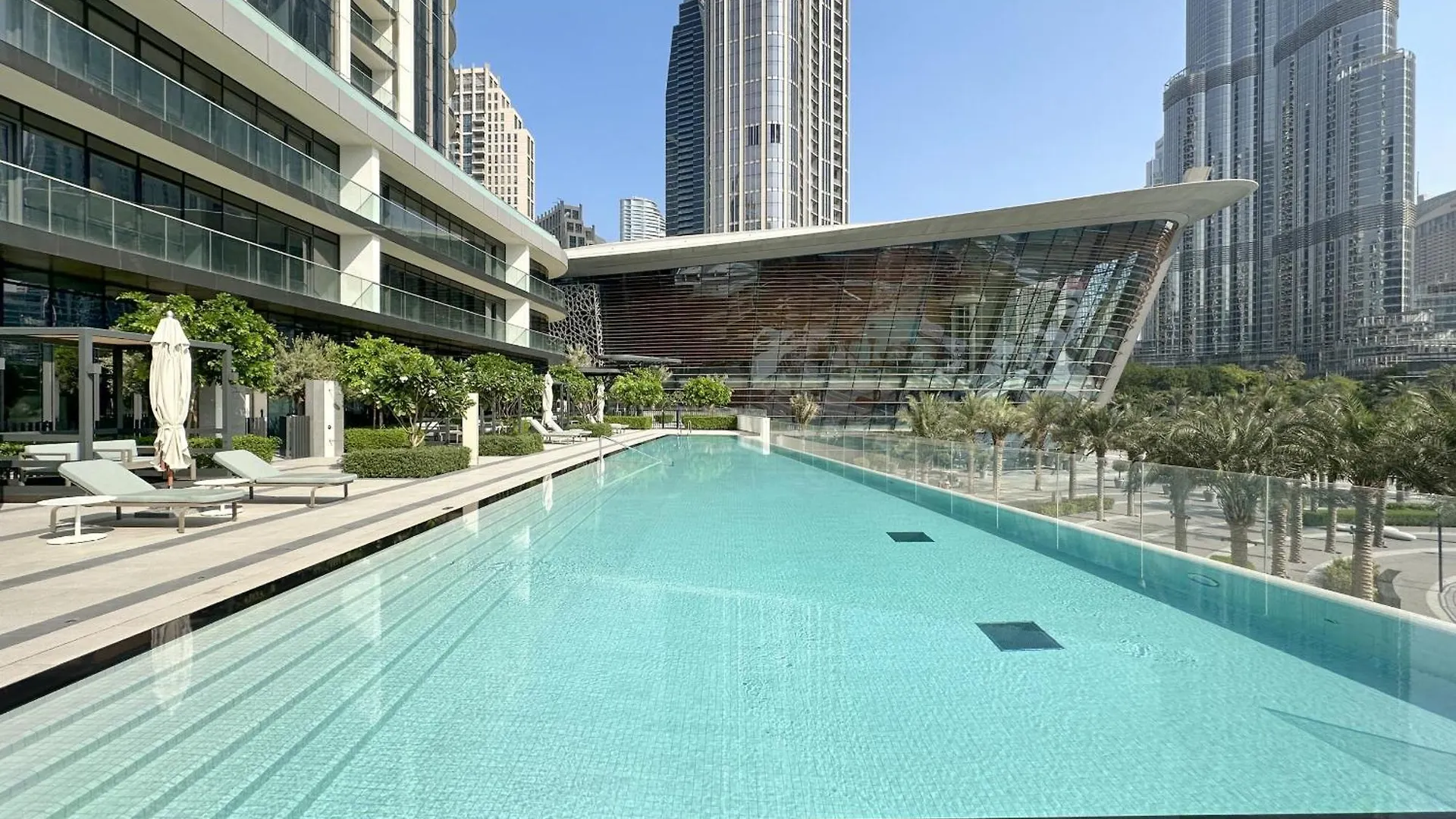 Vayk - Refined & Trendy 1-Bedroom In Downtown Dubai Apartment